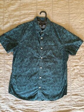 Banana Republic - beautiful & versatile tropical shirt